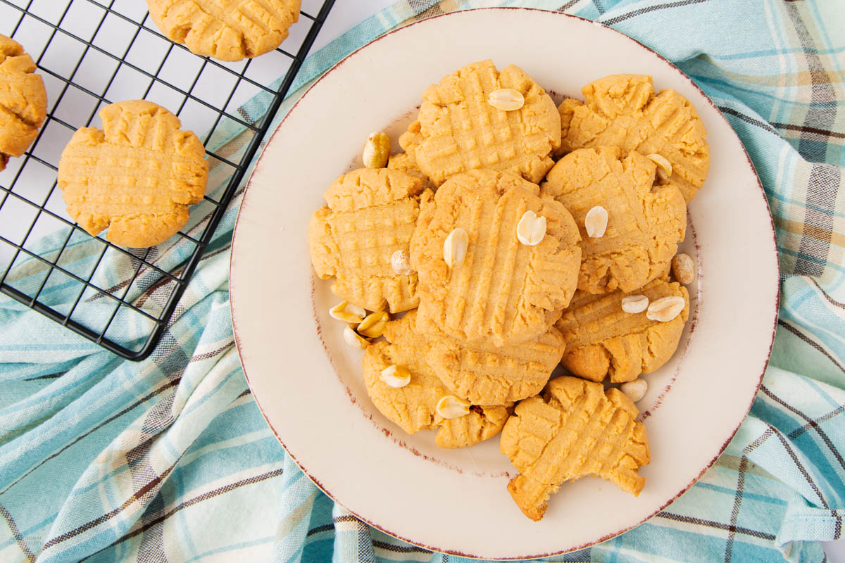 Quick and Easy Cake Mix Peanut Butter Cookies