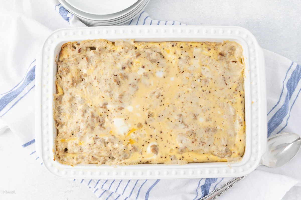 Easy Biscuits and Gravy Breakfast Casserole