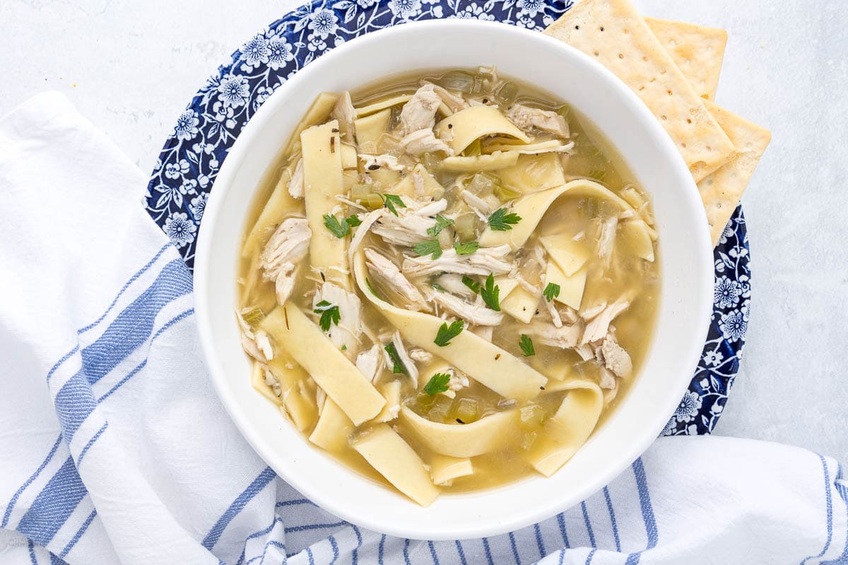 Old Fashioned Crockpot Chicken Noodle Soup