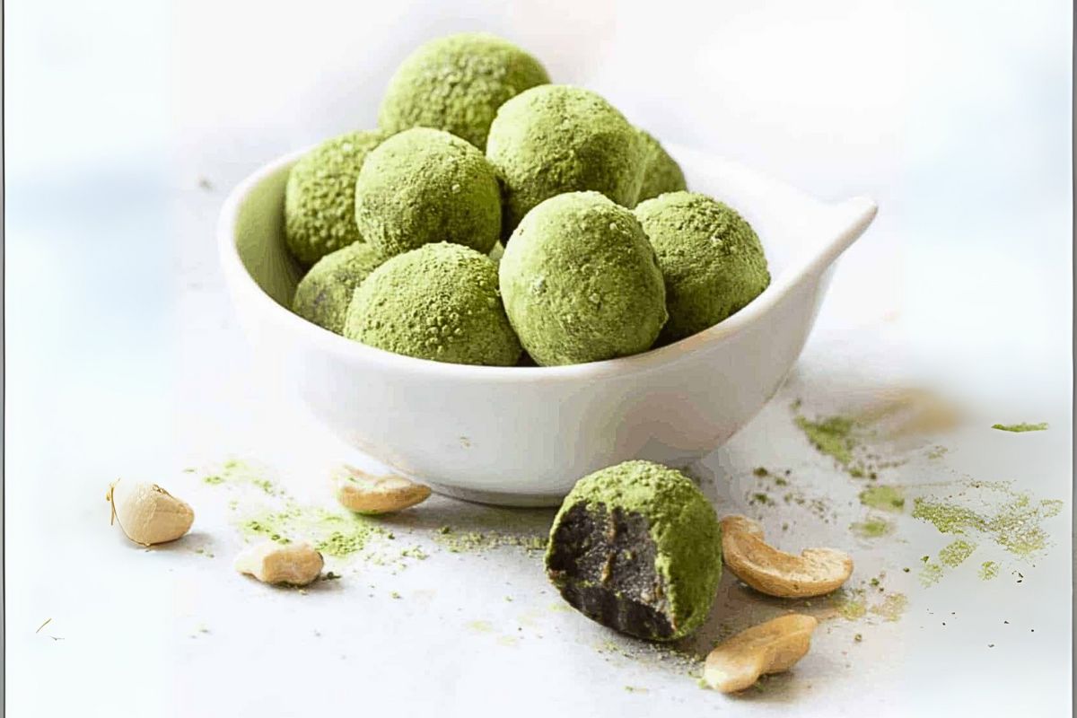 No-bake matcha snack balls made with nuts and dates.
