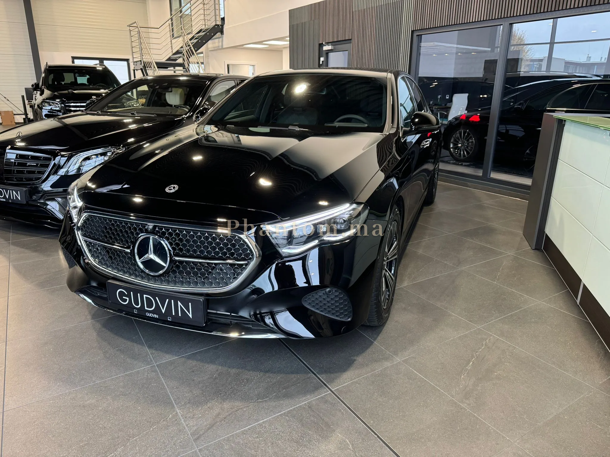E 220D 4Matic image