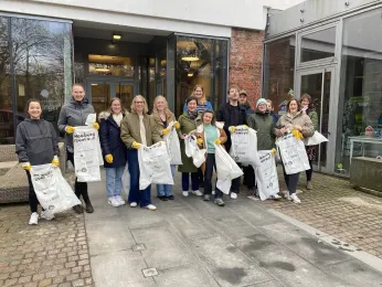 Oetinger Crew bei „Hamburg räumt auf!“
