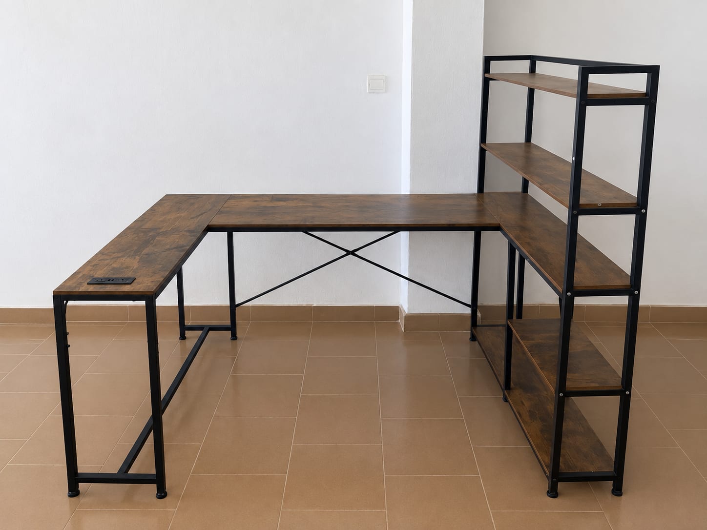 BUREAU D'ORDINATEUR D'ANGLE