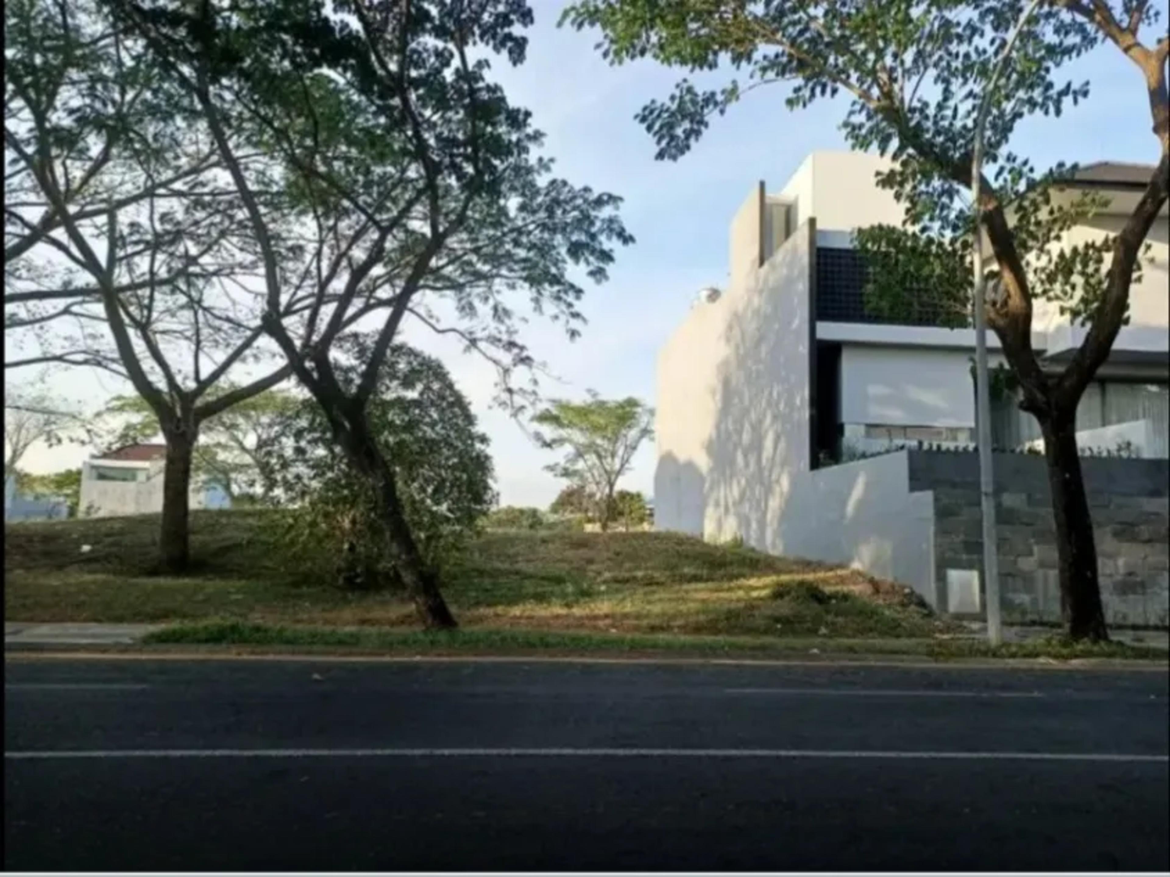 Tanah Dijual Waterfront 900m² Citraland Surabaya 22.1 M