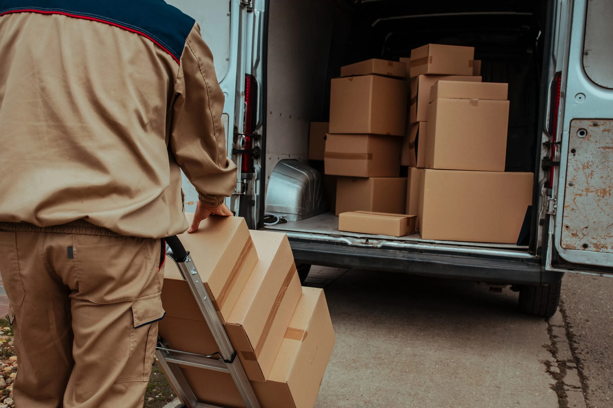 Courier and Removal Services 3