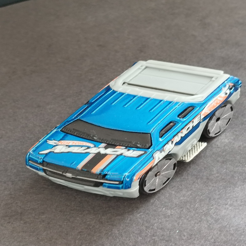 Hot Wheels 2004 Blings Chevy Avalanche 26/100 | Blue Gray | VGUC - Image 1