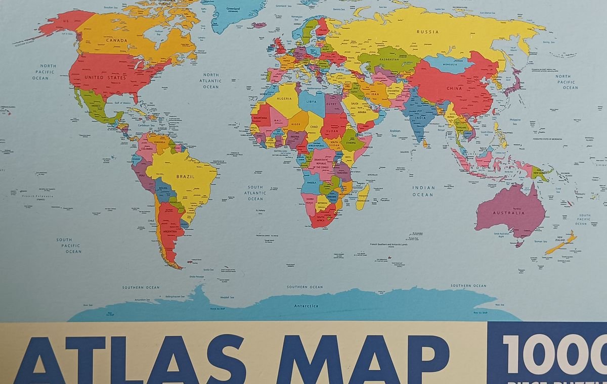 Robert Frederick 1000 Piece World Map Jigsaw Puzzle – Modern Design | New - Image 1