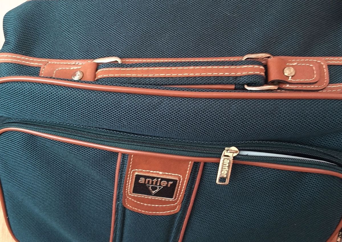 Antler Vintage Shoulder Travel Bag – Black Cabin Carry-On Luggage 16""x12""x6"" | VGUC   - Image 1