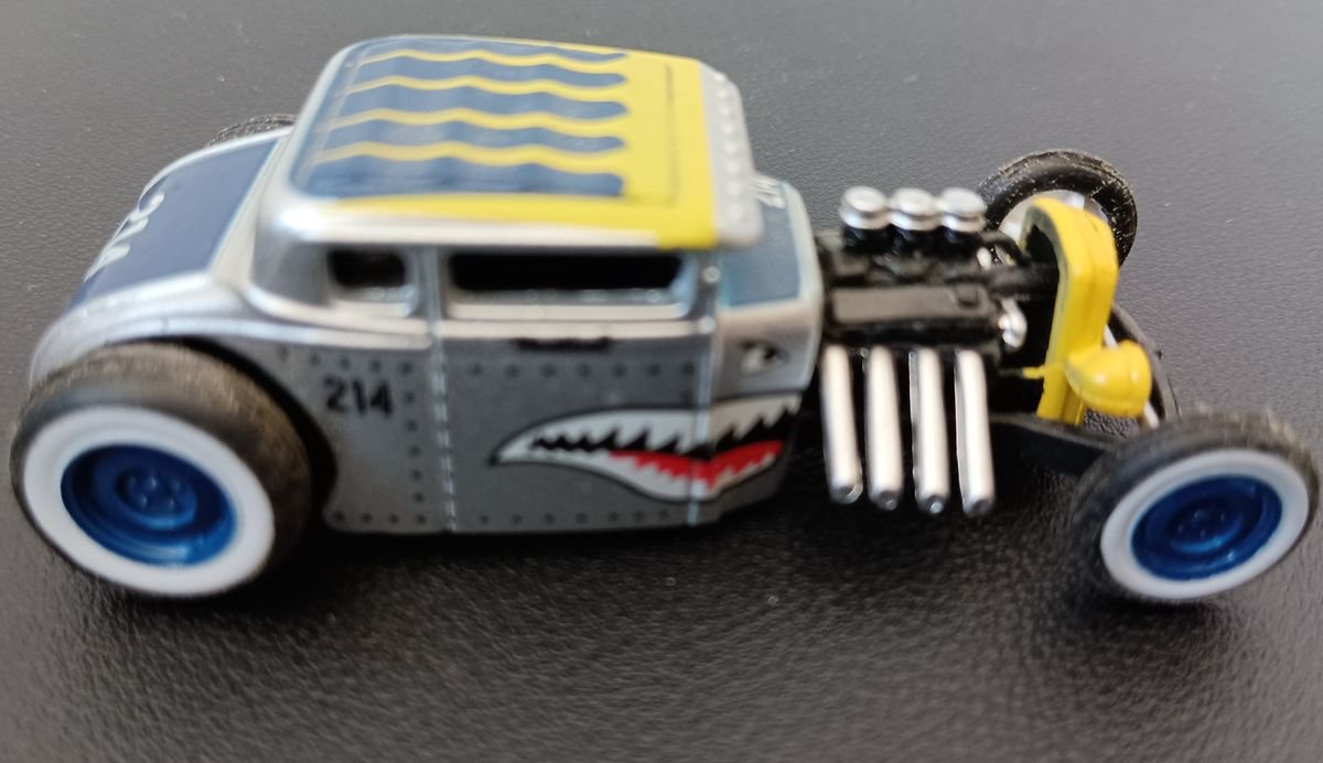 Maisto Elite Transport Ford Model A Die-Cast Vehicle | 1:64 Scale | VGUC | Collectible