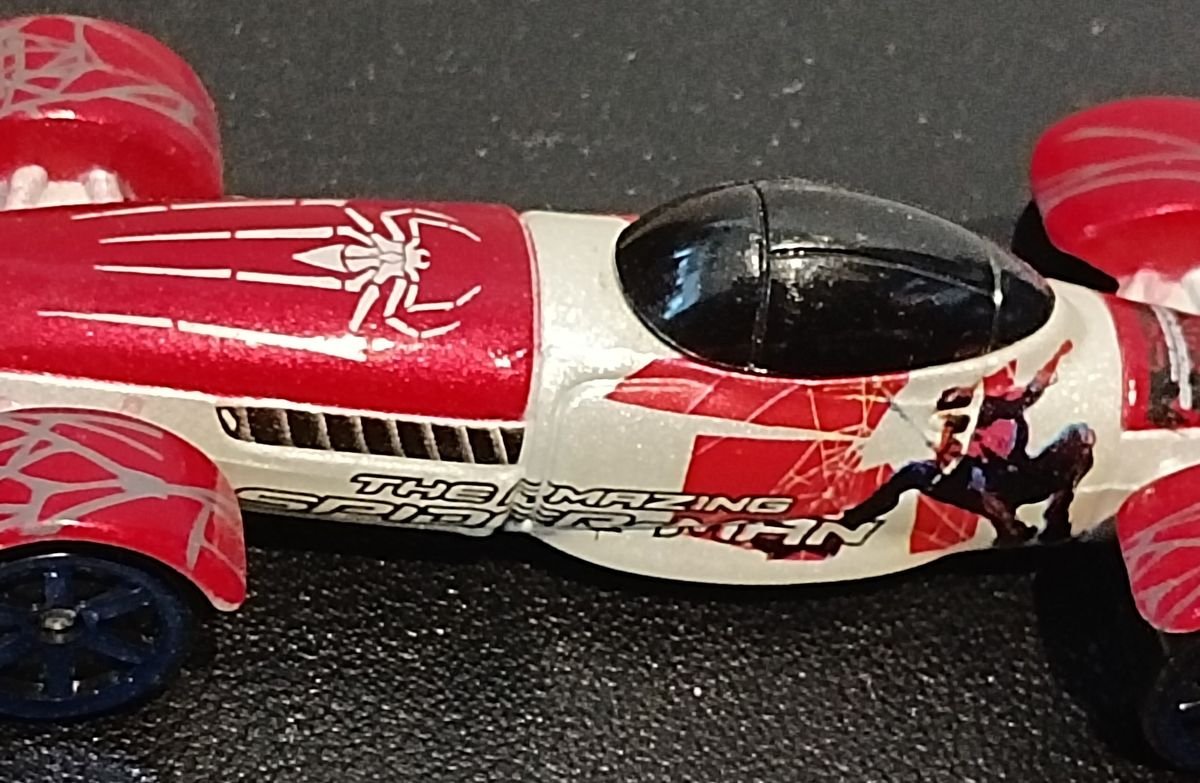 Maisto 2012 Marvel Spider-Man SE-51 Formula One Racer | 1:64 Die-Cast Car | VGUC | Collectible - Image 1