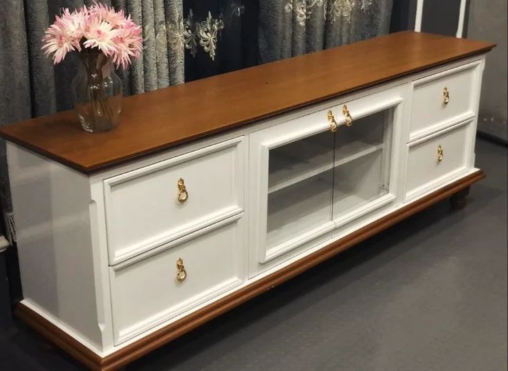 Tables & TV Stands