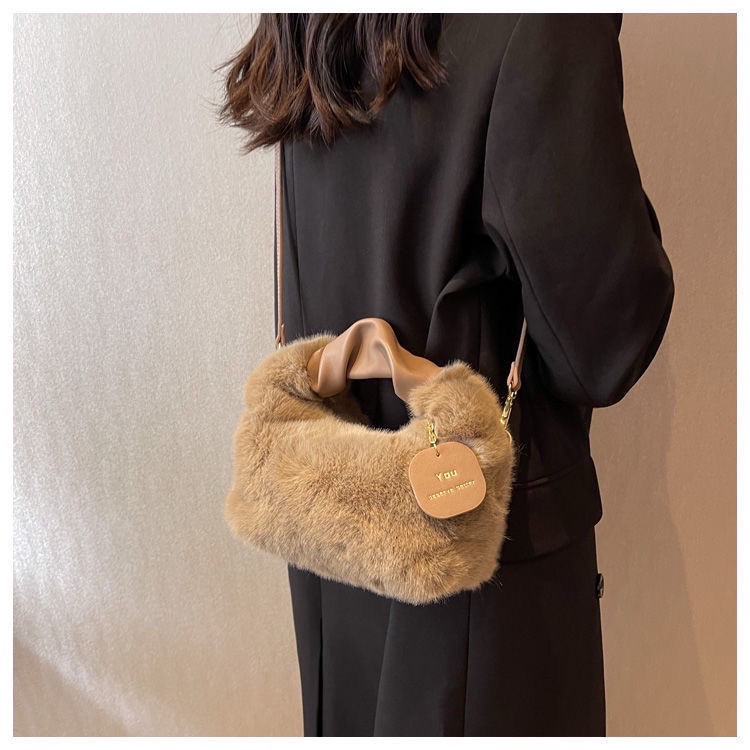 fur zipper bag
