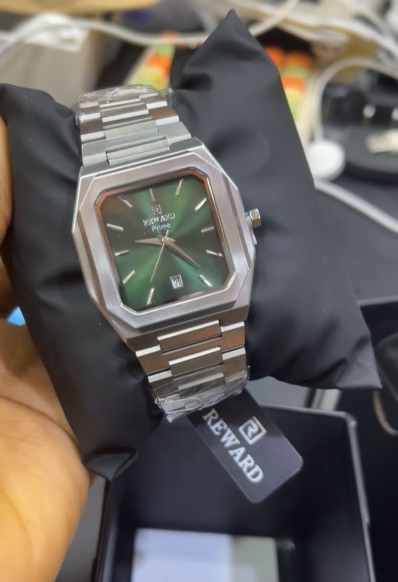 Reward wrist watch