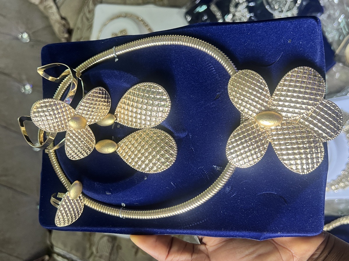 Owanbe set