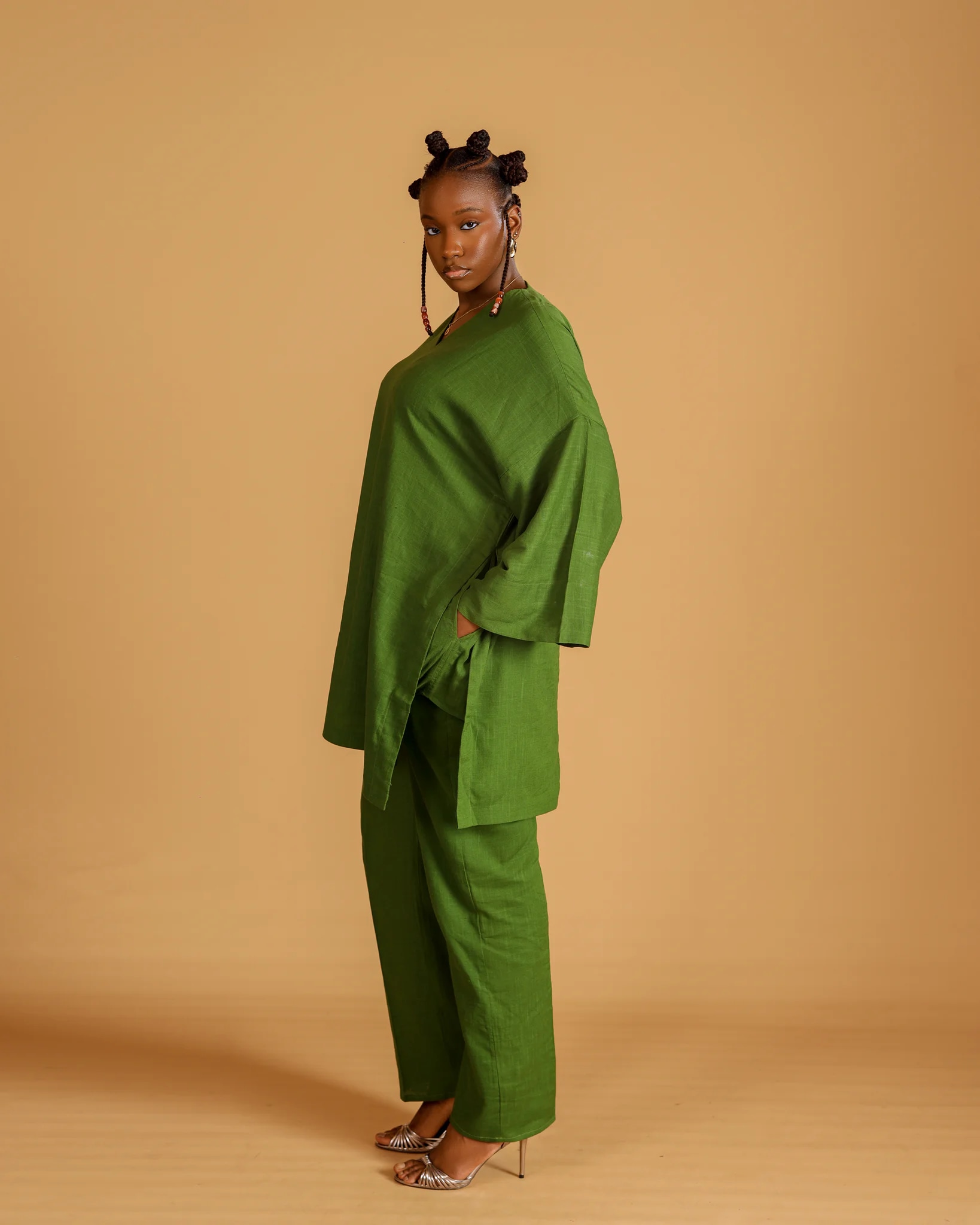 OLIVE GREEN V-NECK OMO AYO - Image 2