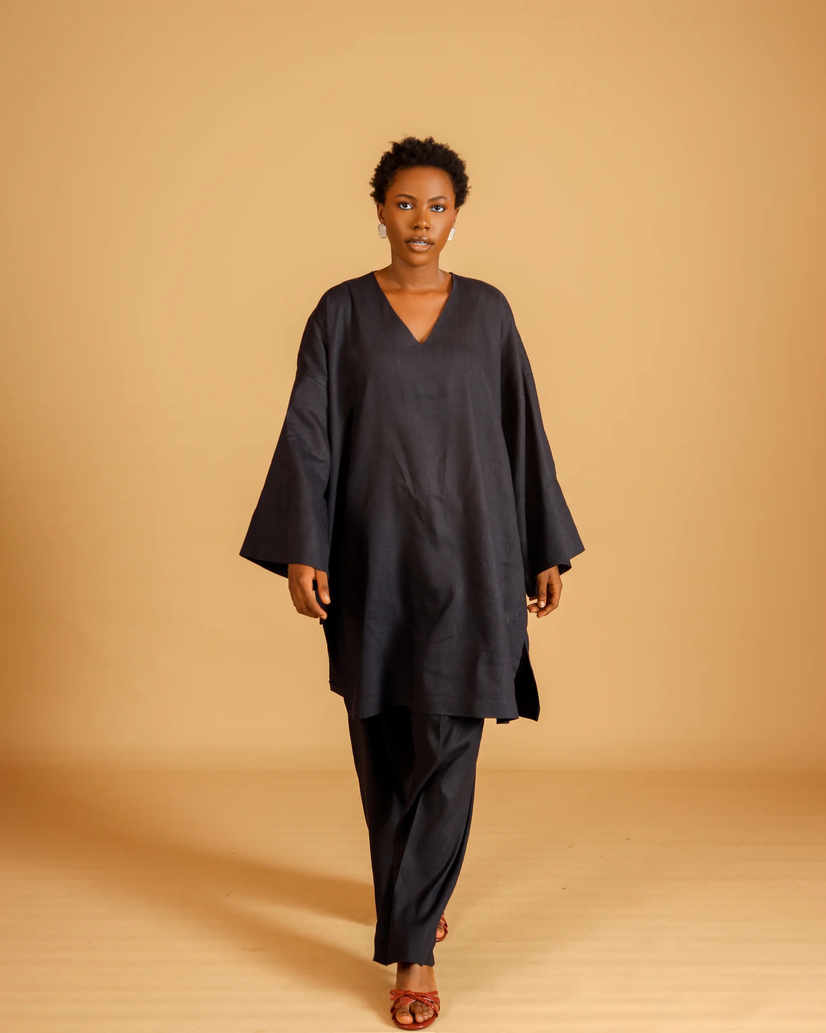 NAVY BLUE V-NECK OMO AYO