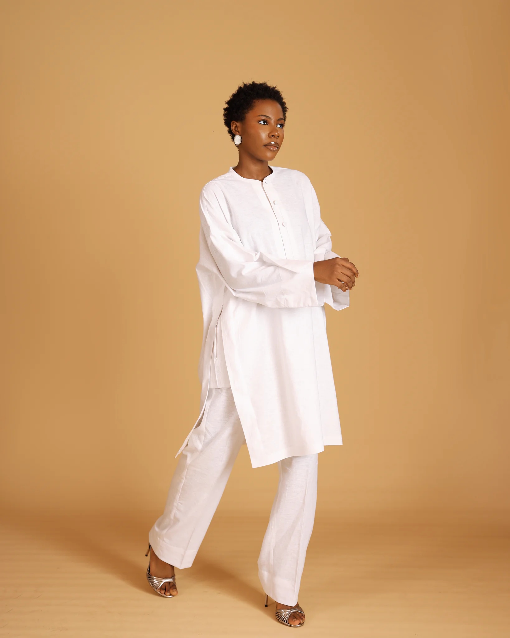 WHITE OMO AYO PIPING NECK - Image 2