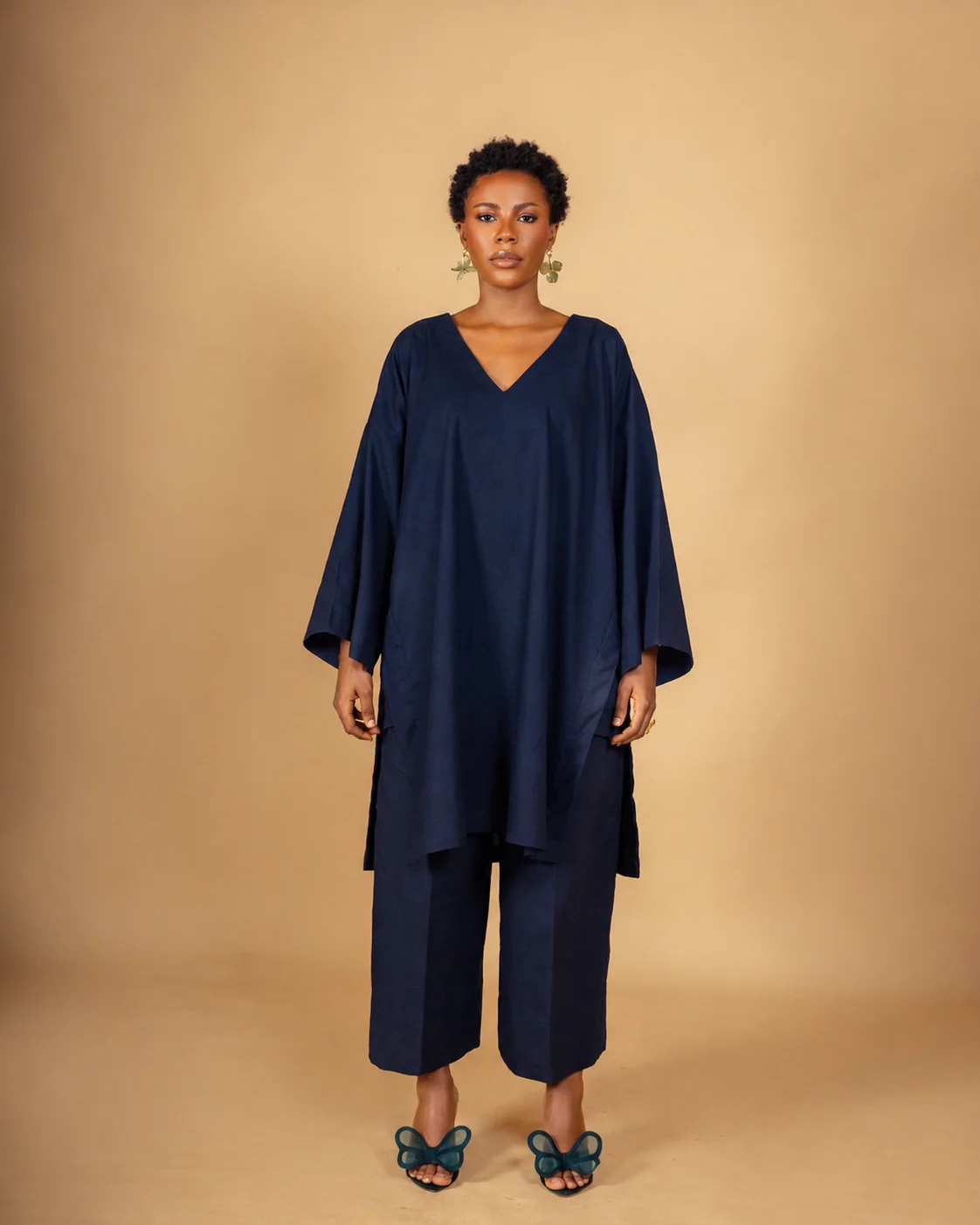 UNISEX V-NECK OMO-AYO SET (NAVY BLUE)