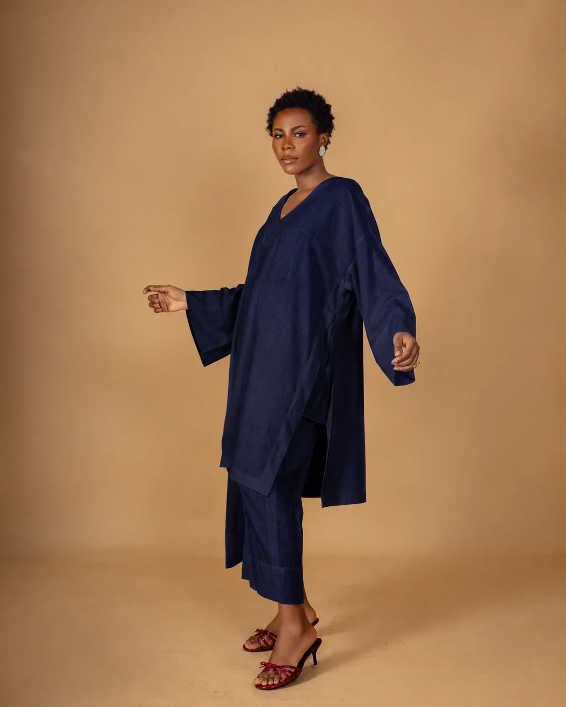 UNISEX V-NECK OMO-AYO SET (NAVY BLUE) - Image 2