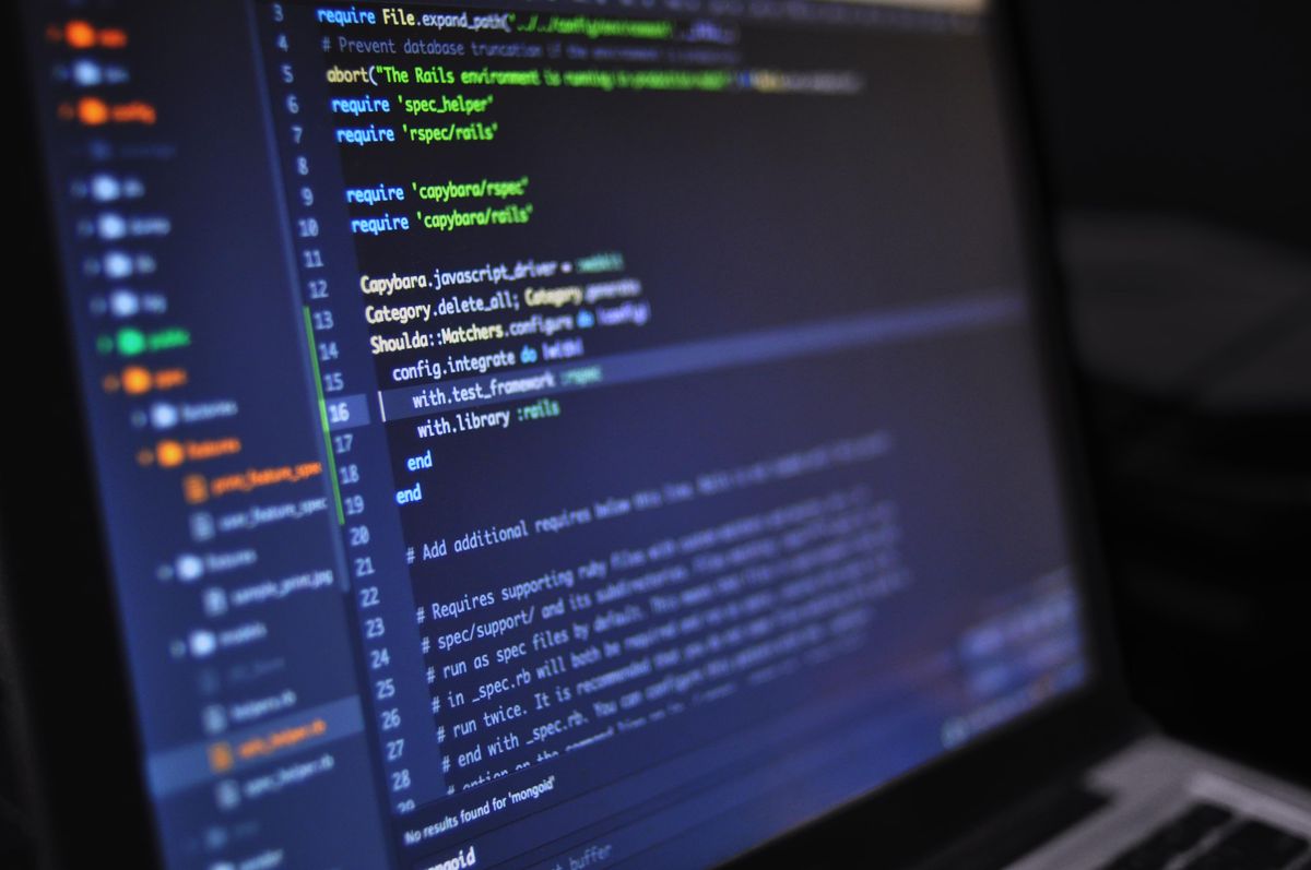 Dashboard perbandingan WP Rocket dan LiteSpeed Cache — tampilan pengaturan plugin cache WordPress