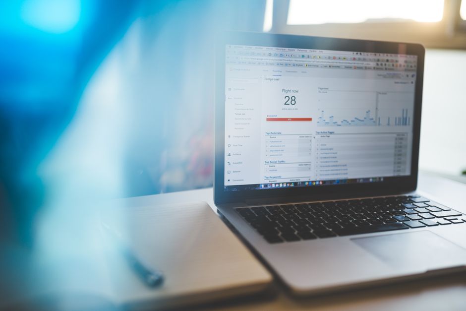 Dashboard Google Analytics untuk monitoring traffic website