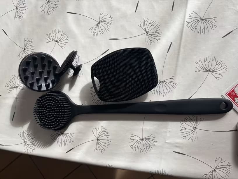 Customer photo for the PureForm scalp brush review