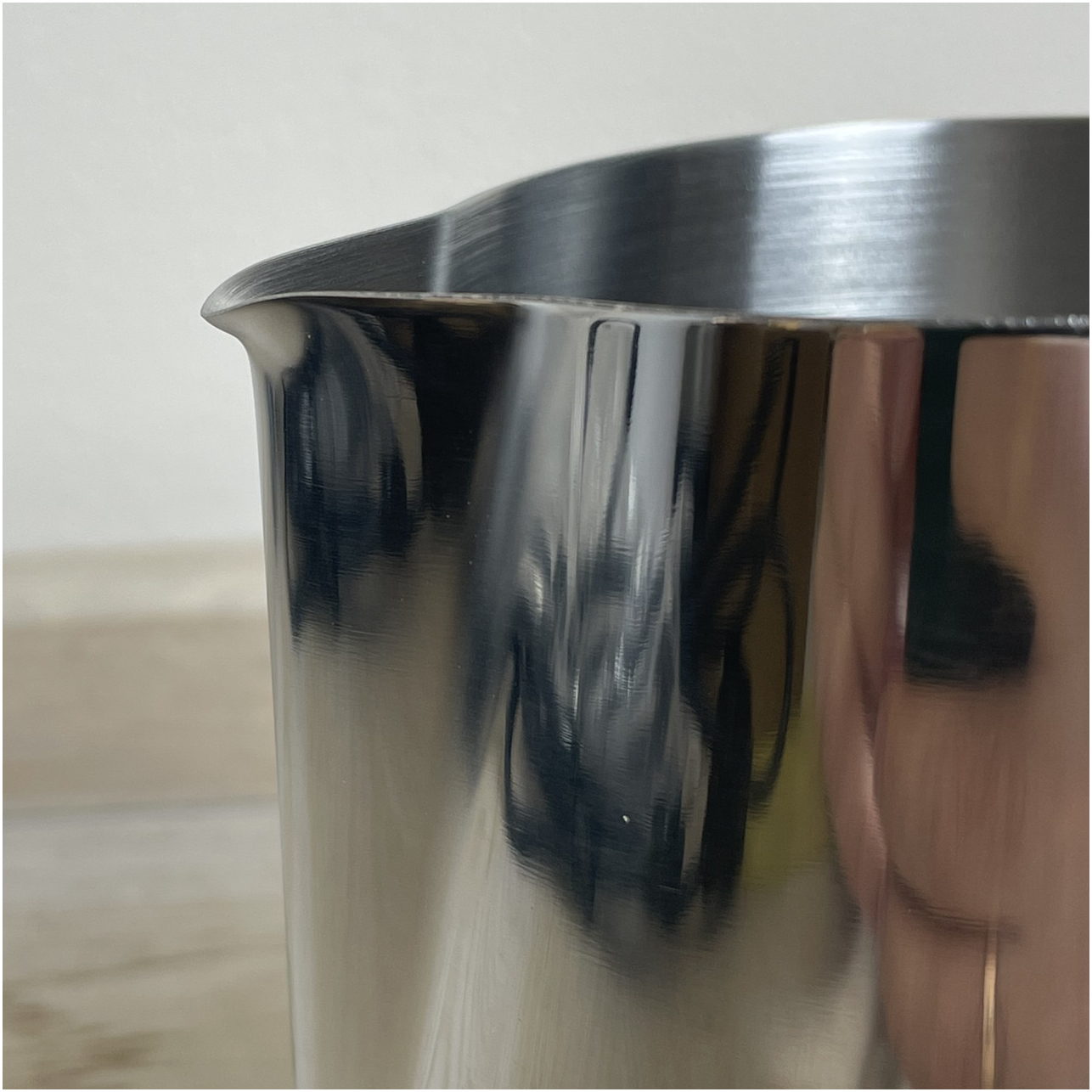 Питчер для взбивания молока 350 мл из нержавеющей стали для латте-арта с эргономичной ручкой