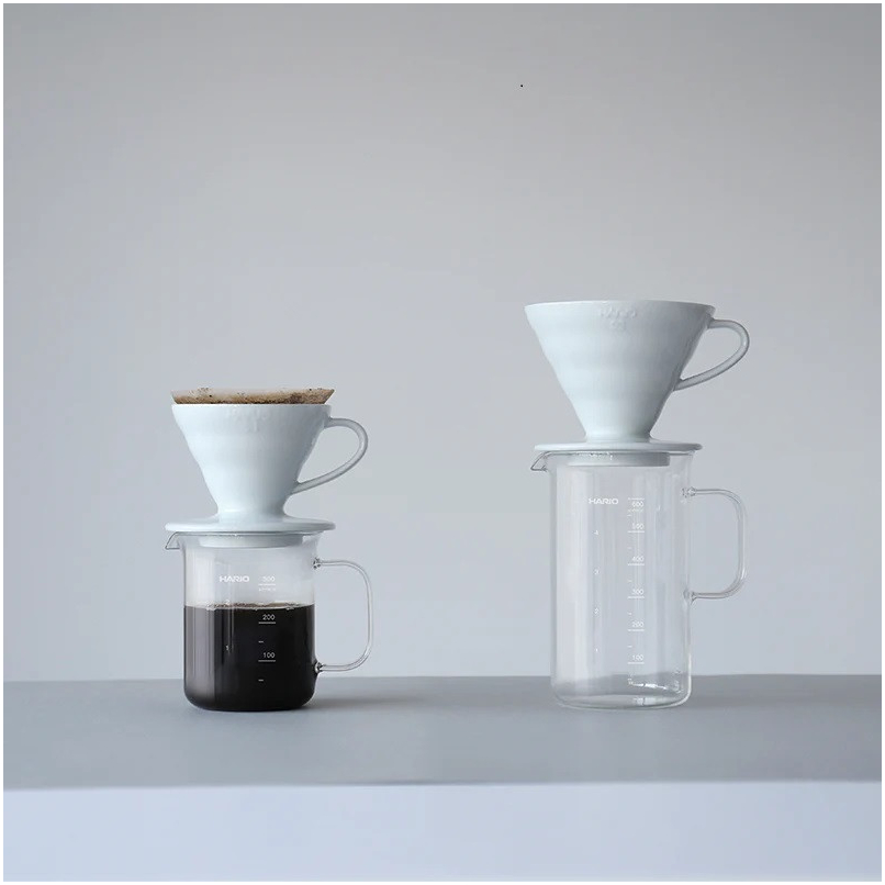 Сервер для кофе Hario Beaker 300 мл из термостойкого стекла с удобной ручкой и маркировкой для точного дозирования