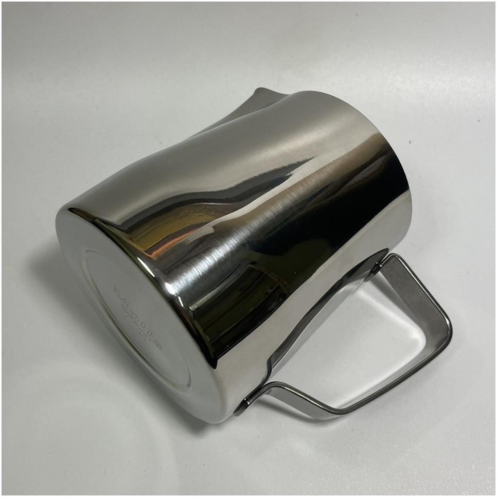 Молочник Motta Pitcher Lady 350 мл с тонким носиком для латте-арта из полированной нержавеющей стали