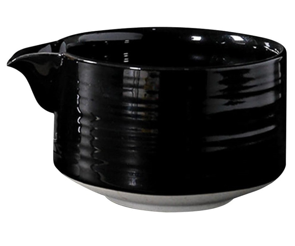 Чаша для матчу Katakuchi Black з носиком 525 мл, керамічна, для чайної церемонії, ідеальна для збивання та розливу