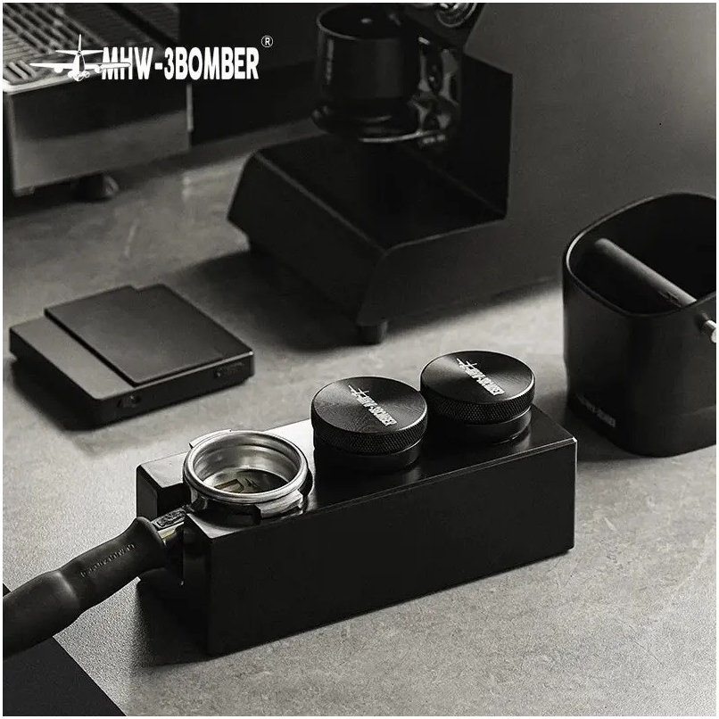 Пуш-темпер для кофе MHW-3BOMBER с регулируемой глубиной 53 мм, рифленый, черный, из нержавеющей стали