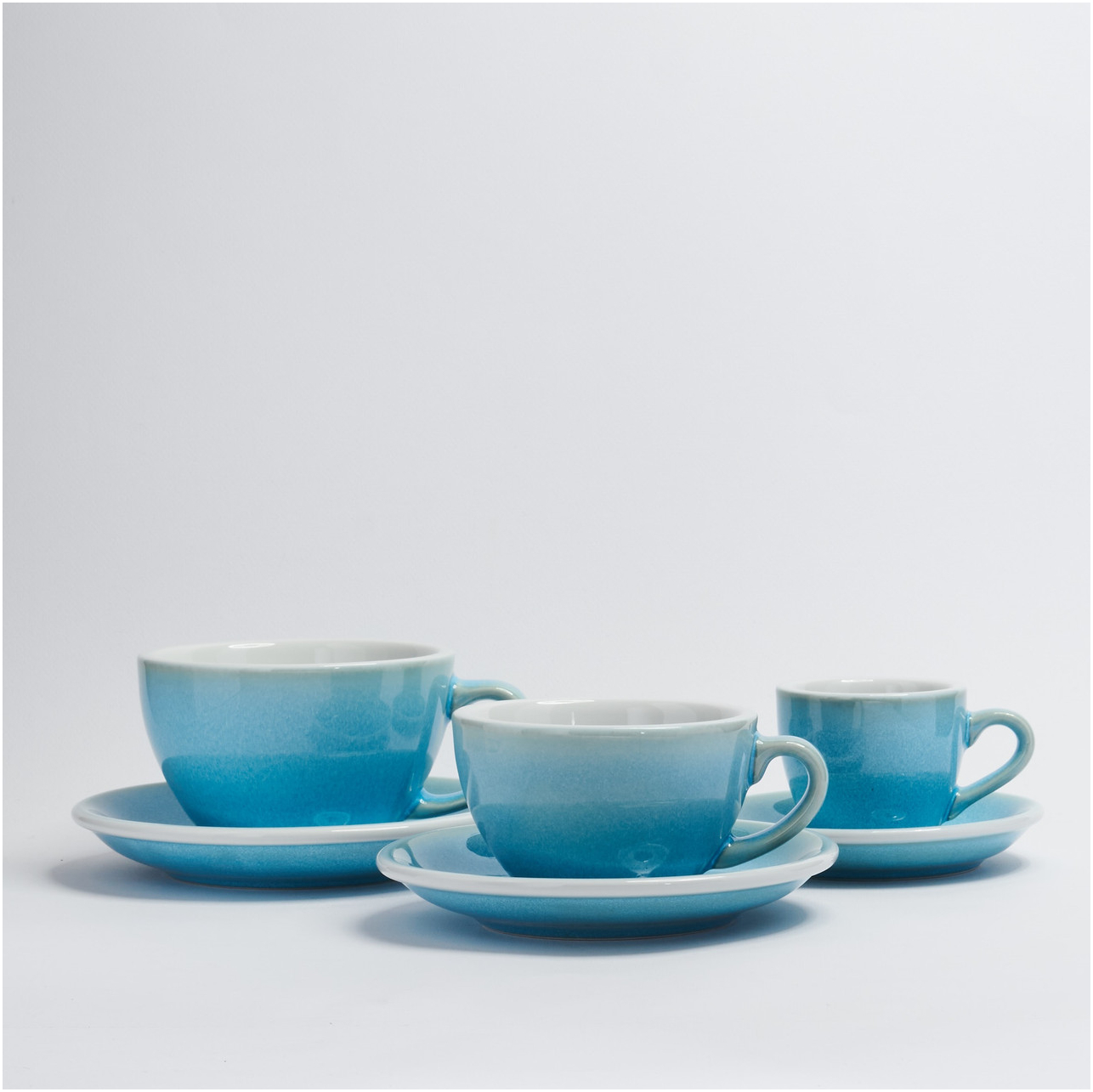 Чашка Loveramics Egg 300 мл Льодяний Блакитний для кави з товстими стінками та приємною круглою формою