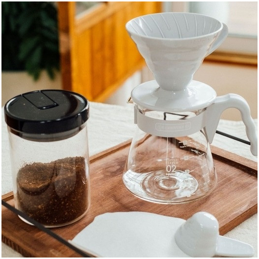 Набор для фильтр-кофе Hario V60 Pearl Grey: пуровер, стеклянный заварник и фильтры для идеального кофе