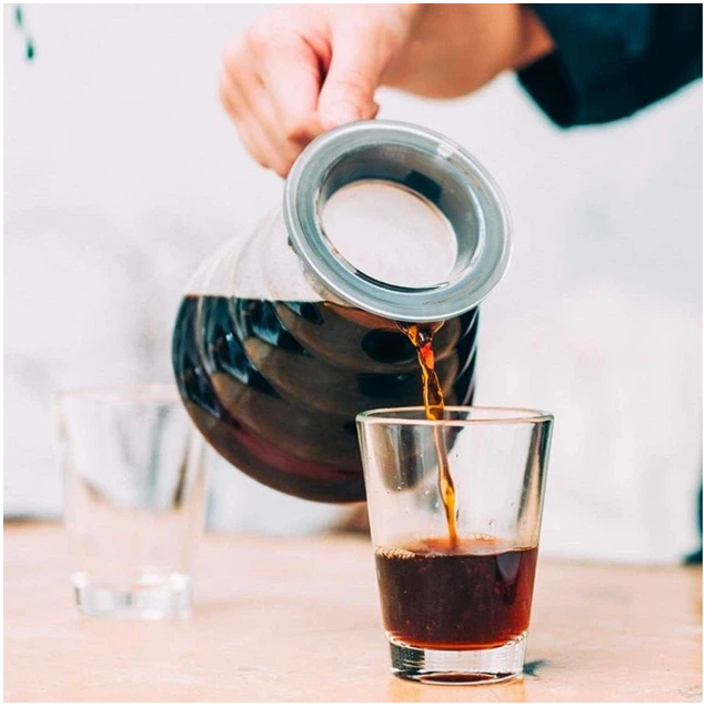 Скляний сервер для кави Hario V60 800 мл з кришкою для збереження тепла та контролю обapos;єму напою