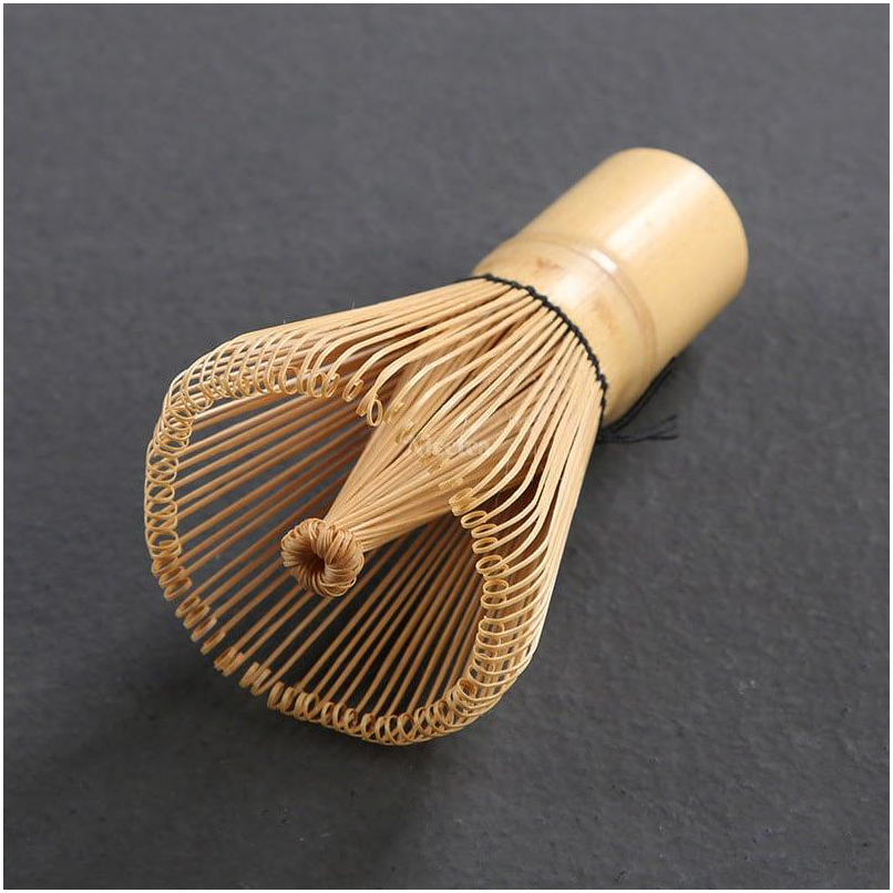 Эстетичный набор для приготовления чая матча с керамической чашей и бамбуковыми аксессуарами