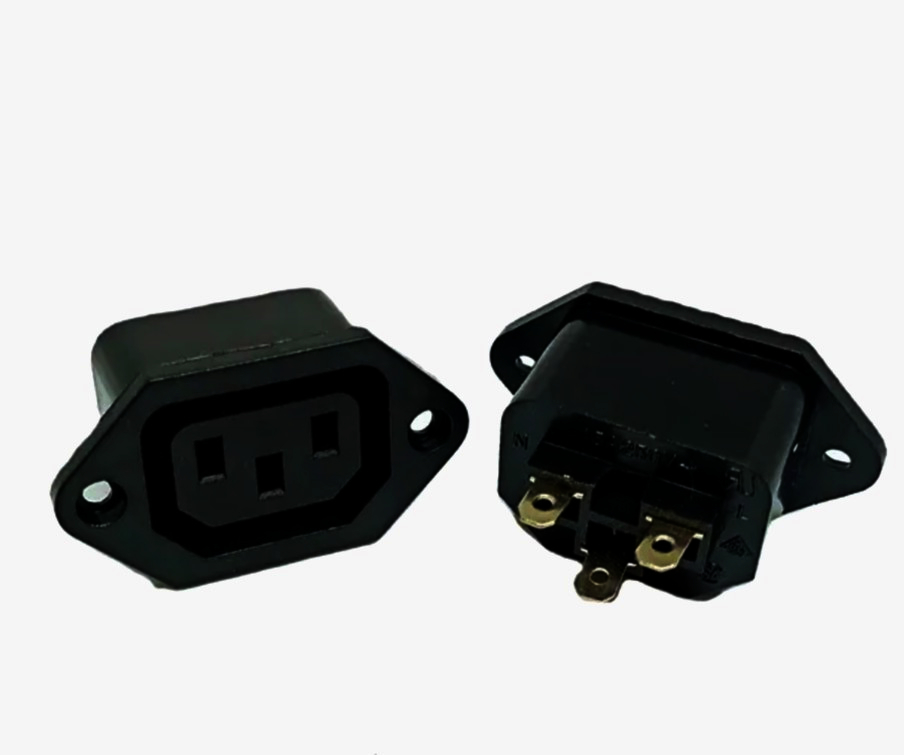 Панельный разъем питания IEC320 I-Taki 220В 10A с 3 контактами и винтовым креплением