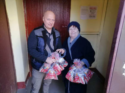 Депутат городского Совета Олег Антонов провёл  ежегодную благотворительную акцию по вручению куличей