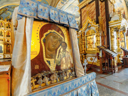 В Орехово-Зуево привезли Табынскую икону Божией Матери, которую с крестным ходом переносят по России и зарубежью уже более 10 лет