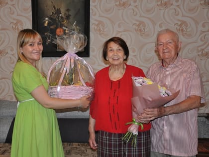 В Воскресенске поздравили ветерана труда