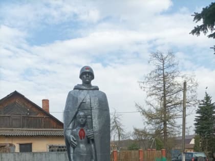 Активисты «Единой России» привели в порядок памятники героям войн подмосковной Каширы