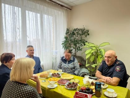 Полицейские Люберец встретились с вдовами и матерями сотрудников, погибших при исполнении