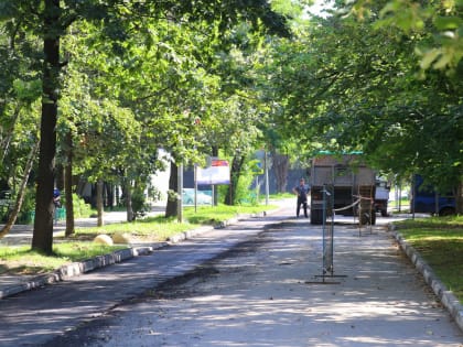 Проходят работы по фрезерованию дорожного полотна на улице Краснознамённая