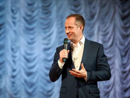 Роман Терюшков поздравил жительниц Люберец с 8 Марта: «Вы наполняете нашу жизнь красотой и вдохновляете на смелые поступки»