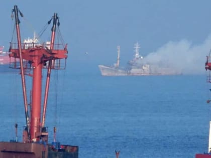 В Приморье экипаж рыболовного судна эвакуировали из-за пожара