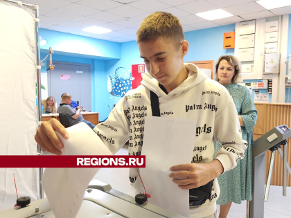 Первая голосование молодого фехтовальщика