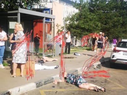 Водитель каршеринга влетел в остановку с пешеходами и убил двоих в Подмосковье