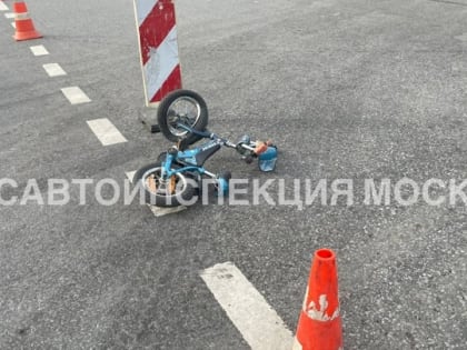 В Москве машина насмерть сбила гулявшего с дедушкой и бабушкой ребенка