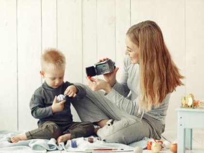 В Подмосковье приёмные родители, взявшие на воспитание детей-сирот из Запорожской и Херсонской области, будут получать дополнительную выплату