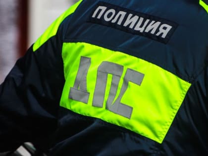 Женщину без сознания за рулем спасли сотрудники ГИБДД Подмосковья