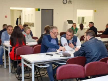 В микрорайоне Депо Лобни провели выездную администрацию